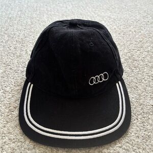 Audi hat